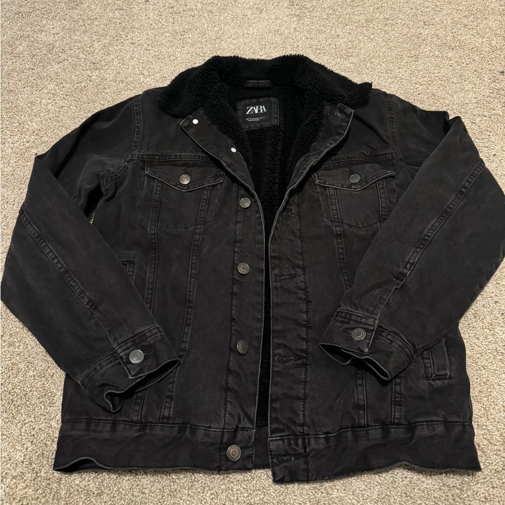 Zara Men’s denim jacket size medium